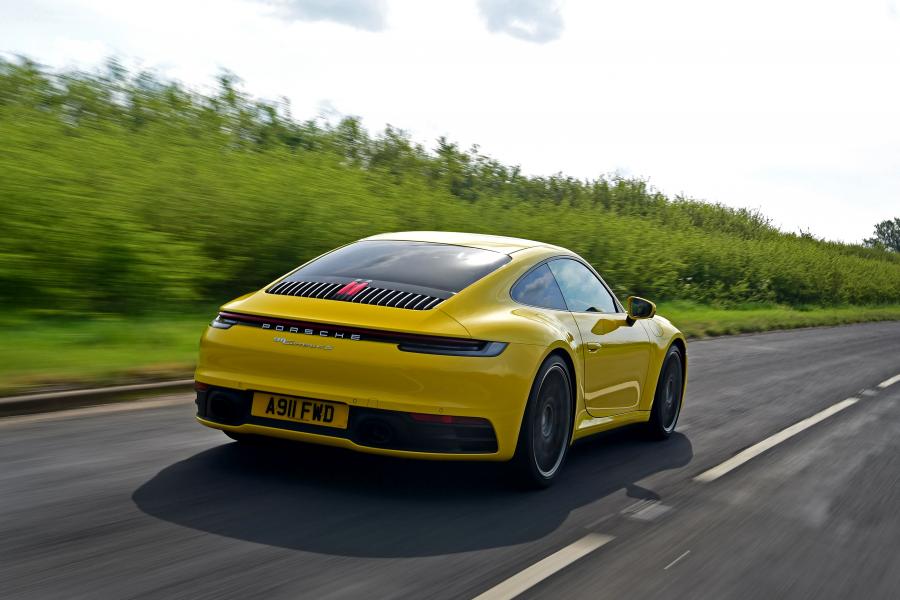  Porsche 911 Carrera 4S (992) 2019 года  (UK) (фото 33 из 40)